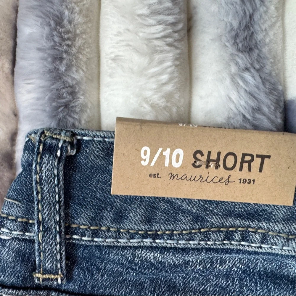 Women's Maurices Kaylee Blue Jeans Short - Picture 5 of 7